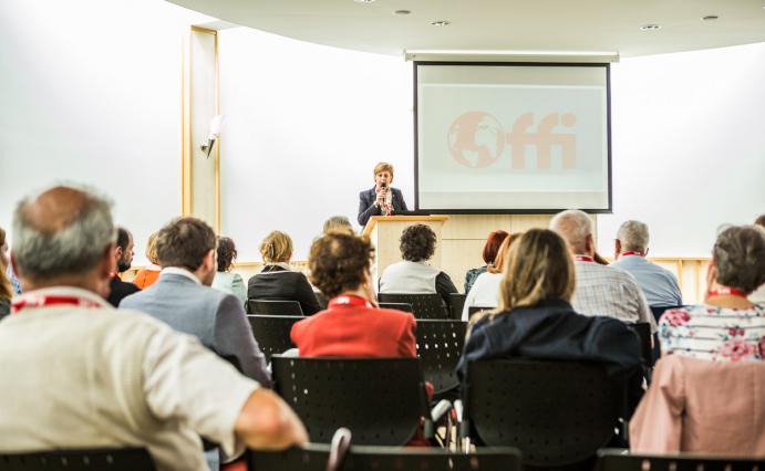 OFFI konferencia előadóval